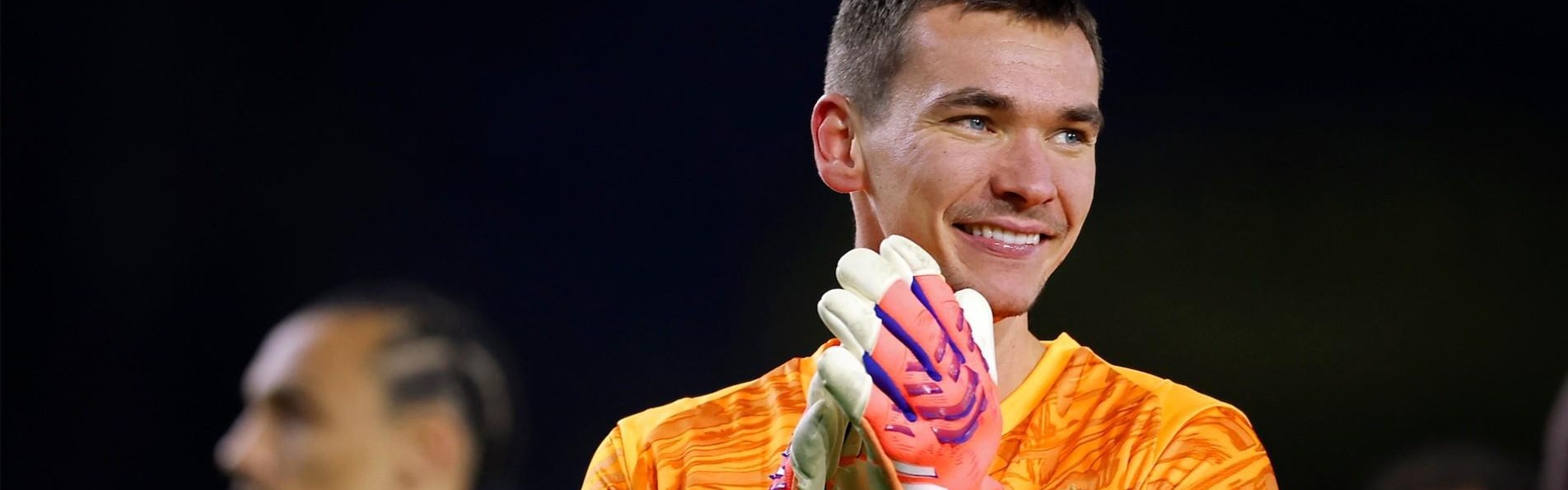 英雄联盟S15投注官网-埃因霍温官方：已从药厂买断门将科瓦日，与其签约四年半